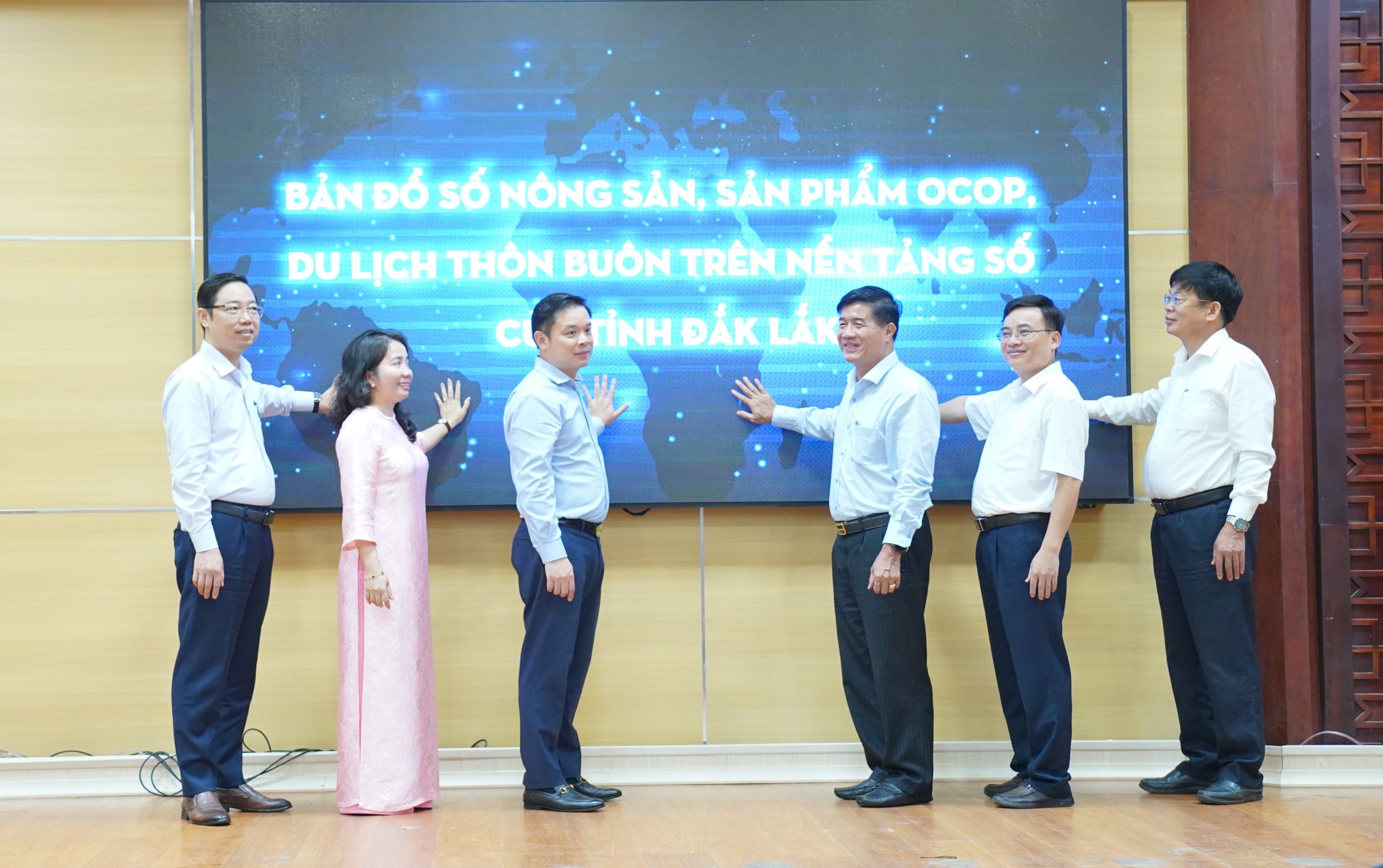 ra mắt mơi 7.8